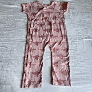 Kate Quinn Short Sleeve Cotton Kimono Style Jumpsuit Blush Bees 🐝 • Size 2T